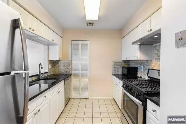 32 Bergen Ridge RD #2, North Bergen, NJ 07047