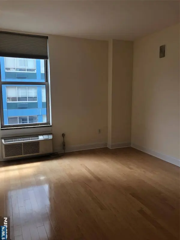 10 Regent ST #516, Jersey City, NJ 07302