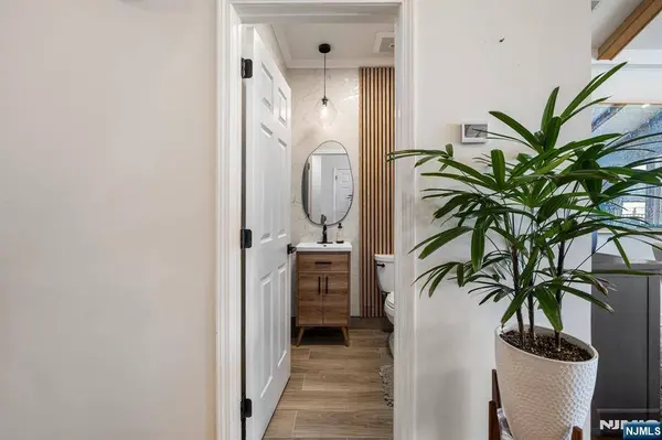 18 Lydia DR, Guttenberg, NJ 07093