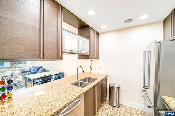 10 Regent ST #516, Jersey City, NJ 07302