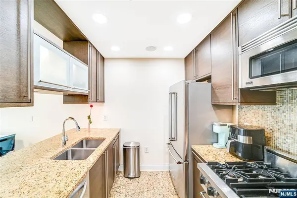 10 Regent ST #516, Jersey City, NJ 07302