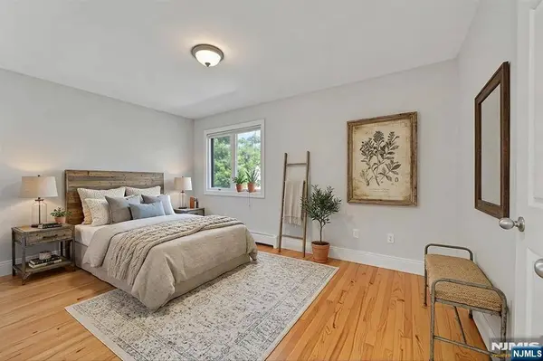 236 COLUMBUS AVE #A, Palisades Park, NJ 07650