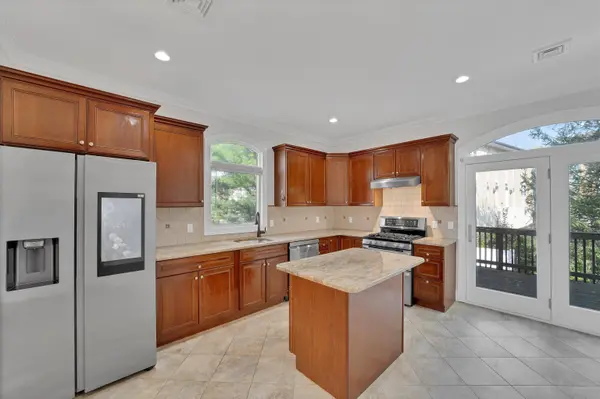 236 COLUMBUS AVE #A, Palisades Park, NJ 07650