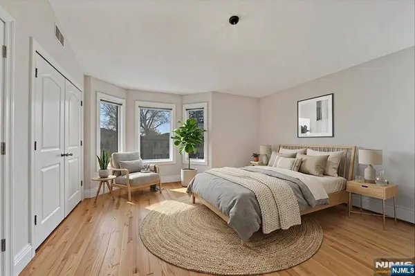 236 COLUMBUS AVE #A, Palisades Park, NJ 07650