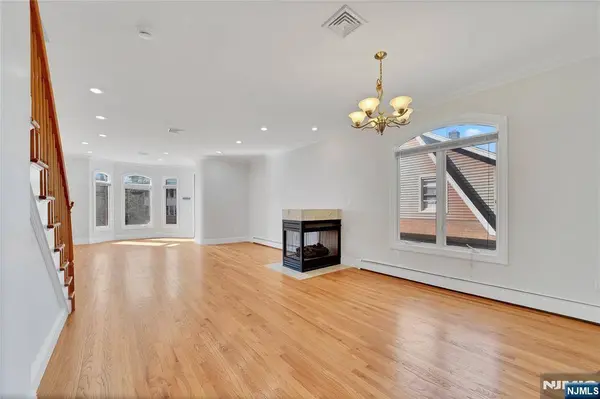 236 COLUMBUS AVE #A, Palisades Park, NJ 07650