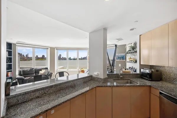 600 HARBOR BLVD #870, Weehawken, NJ 07086