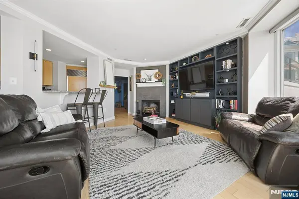 600 Harbor BLVD #870, Weehawken, NJ 07086