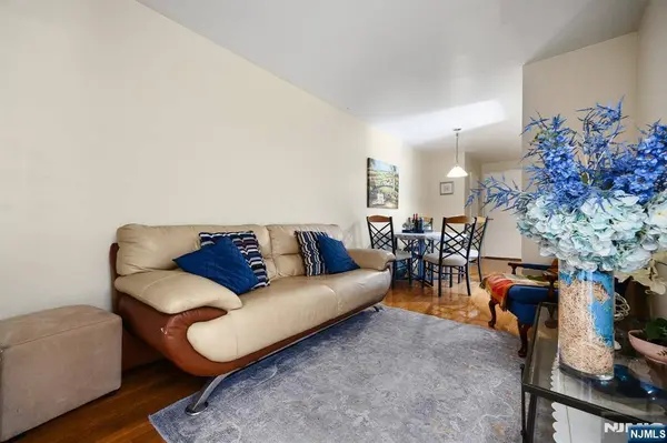 2215 N Central RD #4A, Fort Lee, NJ 07024