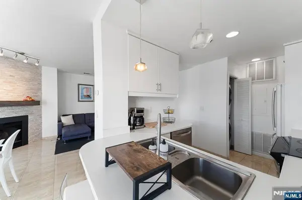 600 Harbor BLVD #928, Weehawken, NJ 07086