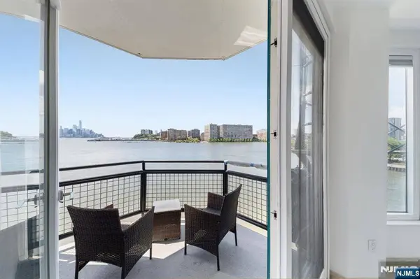 600 Harbor BLVD #928, Weehawken, NJ 07086