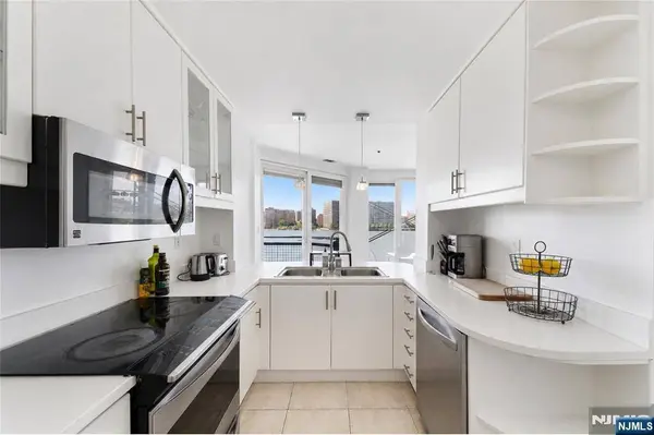 600 Harbor BLVD #928, Weehawken, NJ 07086
