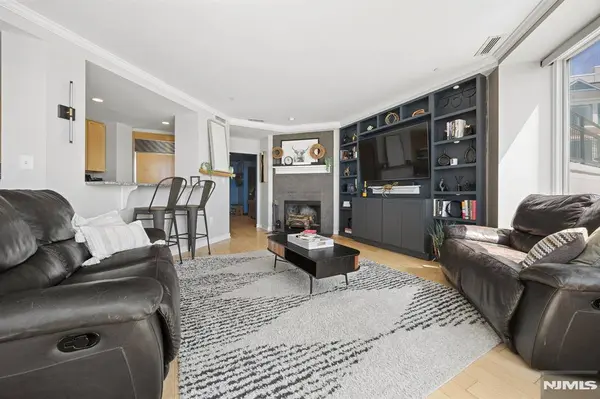 600 Harbor BLVD #0870, Weehawken, NJ 07086
