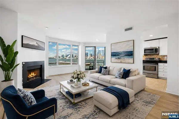 600 Harbor BLVD #955, Weehawken, NJ 07086