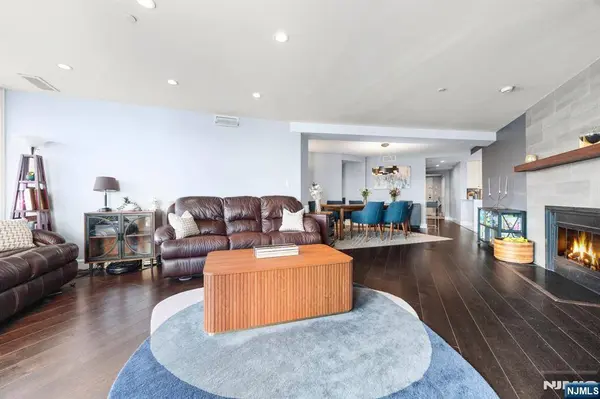 600 Harbor BLVD #771, Weehawken, NJ 07086