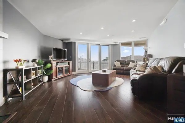 600 Harbor BLVD #771, Weehawken, NJ 07086