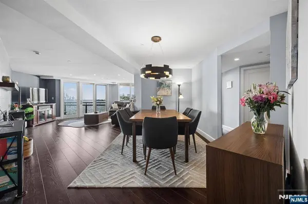 600 Harbor BLVD #771, Weehawken, NJ 07086