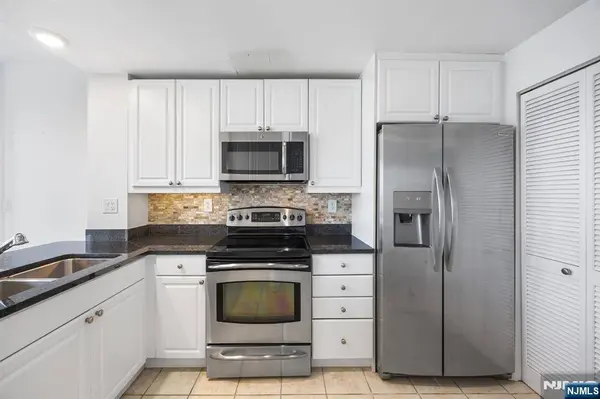 600 Harbor BLVD #955, Weehawken, NJ 07086