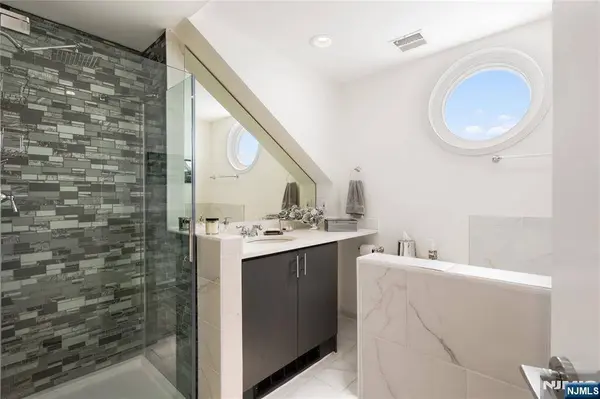 600 Harbor BLVD #1146, Weehawken, NJ 07086