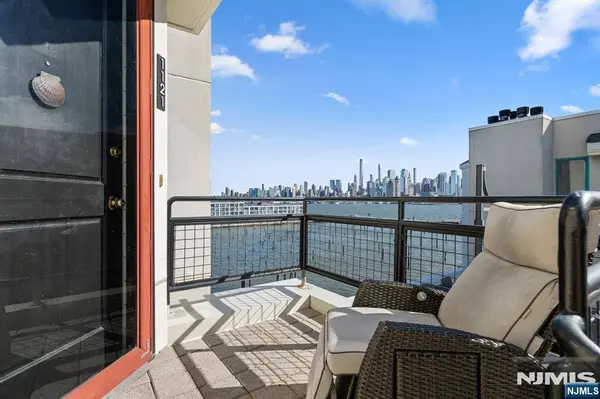 600 Harbor BLVD #1121, Weehawken, NJ 07086