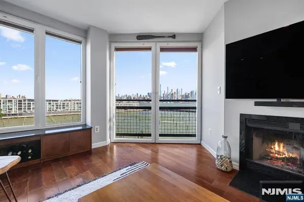 600 Harbor BLVD #1121, Weehawken, NJ 07086