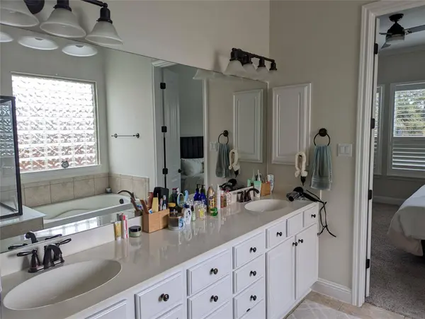 10005 Ivalenes Hope DR, Austin, TX 78717