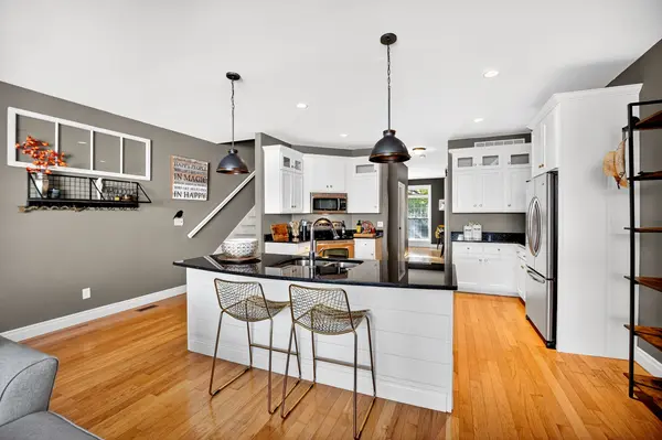 417 S Geyer Rd, St Louis, MO 63122-4163