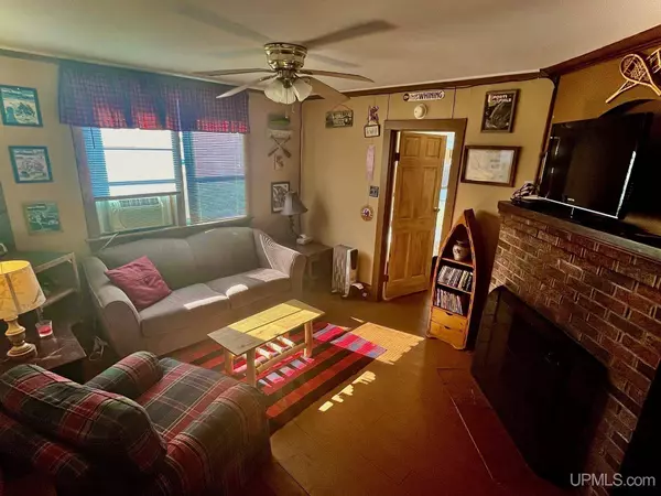 159 E Park Drive, Iron River, MI 49935