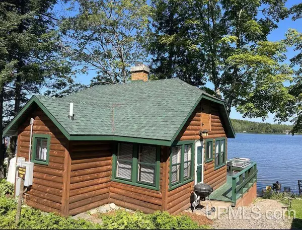 159 E Park Drive, Iron River, MI 49935