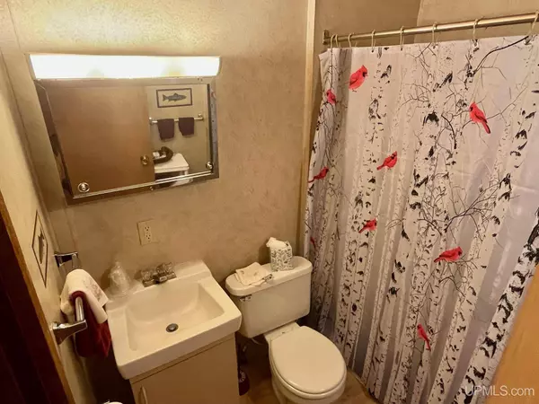 E6280 Snowdrift Street, Ironwood, MI 49938