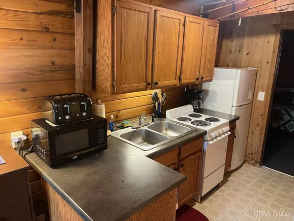 E6280 Snowdrift Street, Ironwood, MI 49938