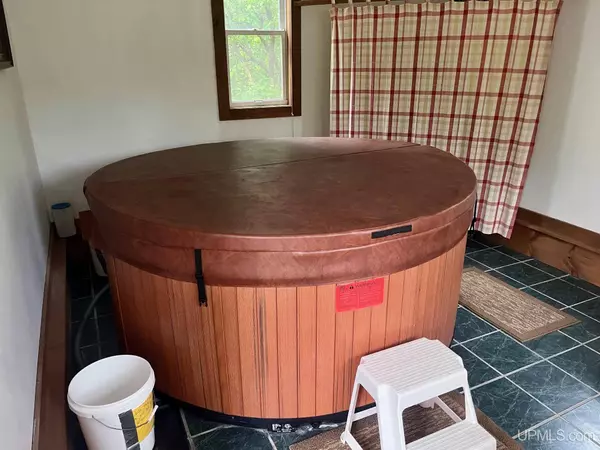 E6280 Snowdrift Street, Ironwood, MI 49938