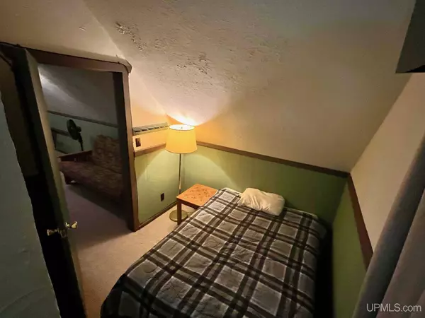 E6280 Snowdrift Street, Bessemer, MI 49938