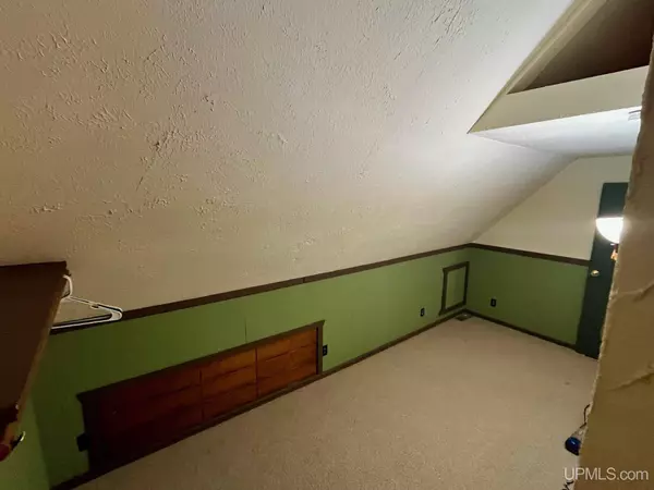 E6280 Snowdrift Street, Bessemer, MI 49938