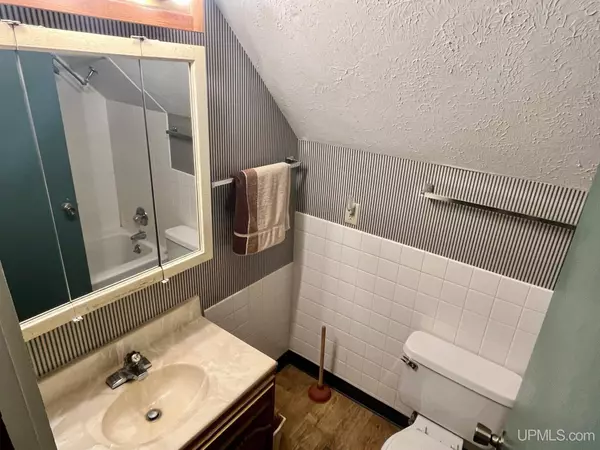 E6280 Snowdrift Street, Bessemer, MI 49938