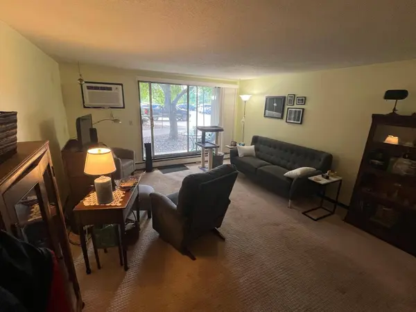 4207 Lakeside AVE N #122, Minneapolis, MN 55429