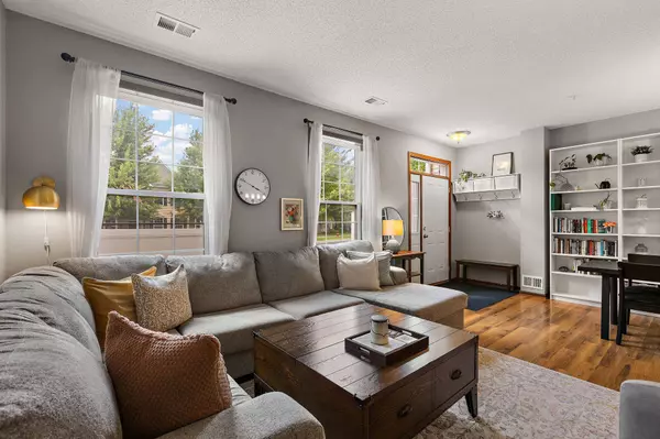 17283 72nd AVE N #1906, Maple Grove, MN 55311