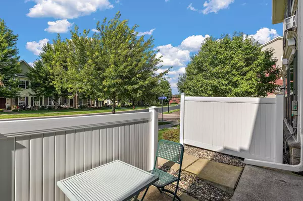 17283 72nd AVE N #1906, Maple Grove, MN 55311