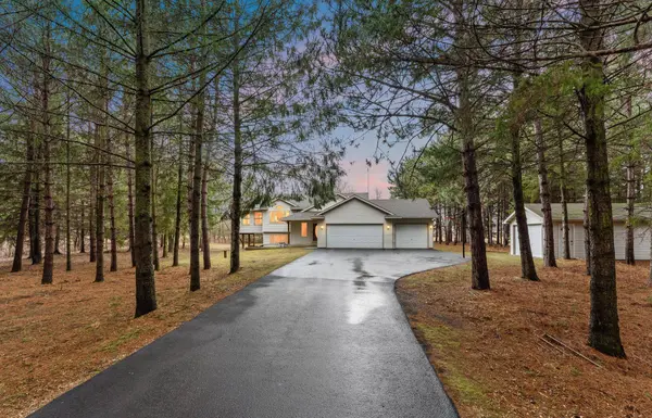 1402 143rd ST, New Richmond, WI 54017
