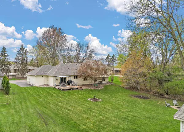 4589 Saddlewood DR, Minnetonka, MN 55345