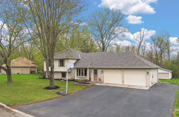 4589 Saddlewood DR, Minnetonka, MN 55345