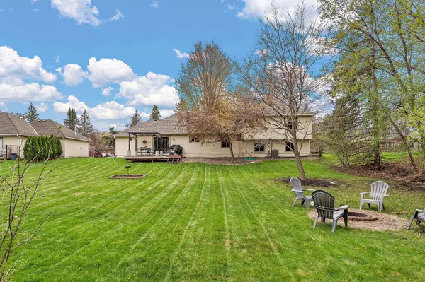 4589 Saddlewood DR, Minnetonka, MN 55345