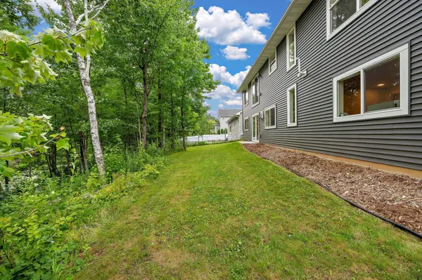 271 Eagle Ridge DR, Roberts, WI 54023