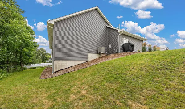 271 Eagle Ridge DR, Roberts, WI 54023