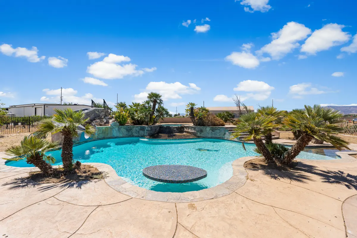 42094 21st St W, Lancaster, CA 93536-3306