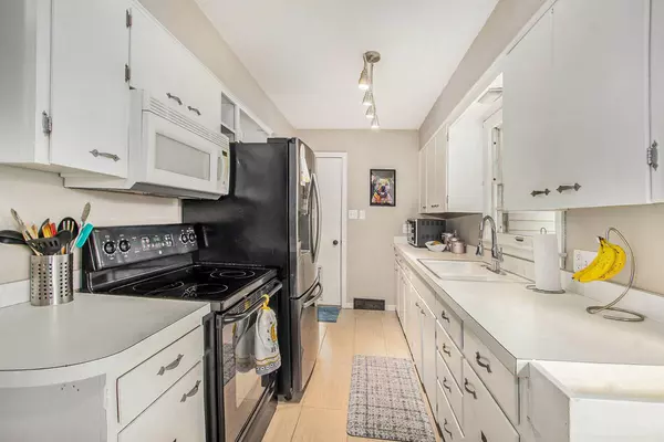 1737 W 32nd Street, Holland, MI 49423