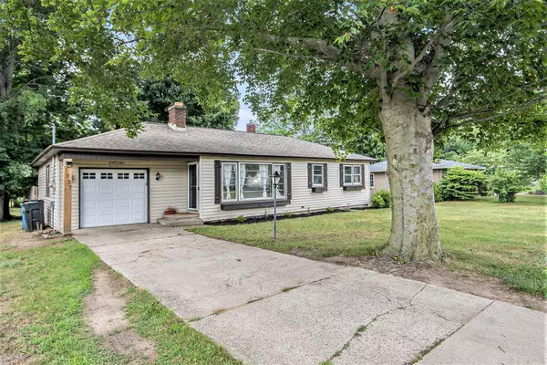 1737 W 32nd Street, Holland, MI 49423