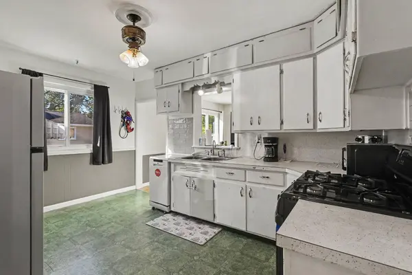 1461 Creston Street, Muskegon, MI 49442
