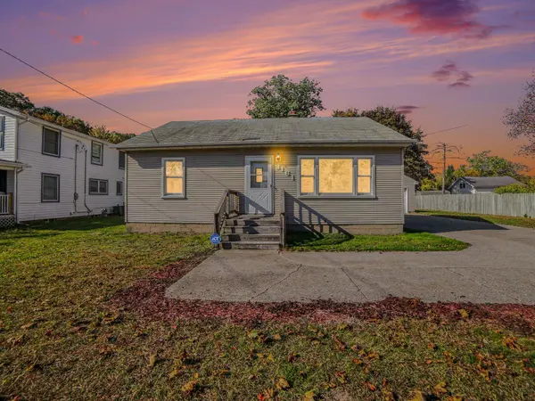 3161 McCracken Street, Norton Shores, MI 49441