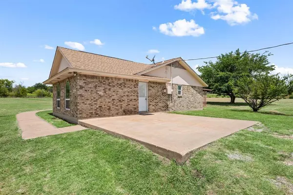 7655 Veal Station Road, Azle, TX 76020