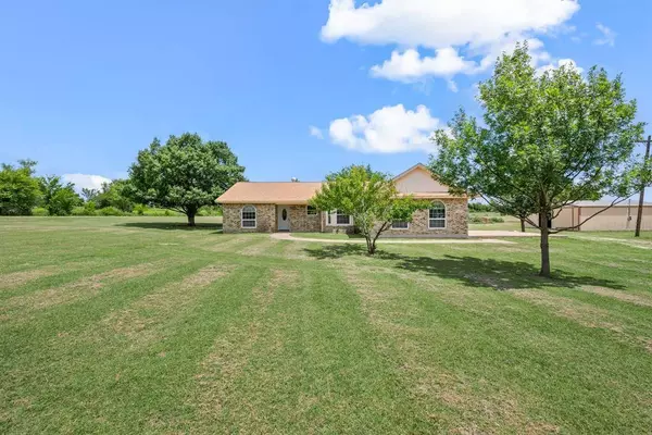 7655 Veal Station Road, Azle, TX 76020